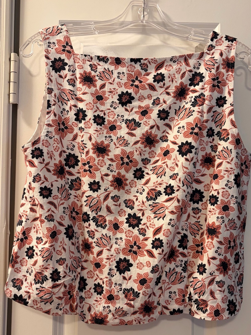 Ann Taylor White Bubble Crop Top with Coral and Black Floral Print NTW